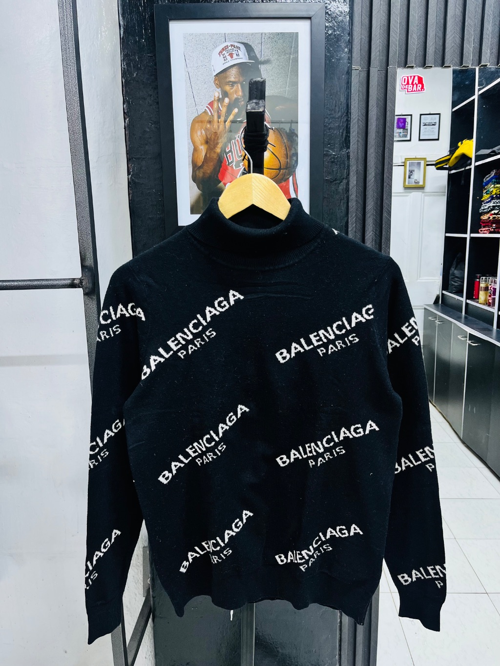Balenciaga pull neck